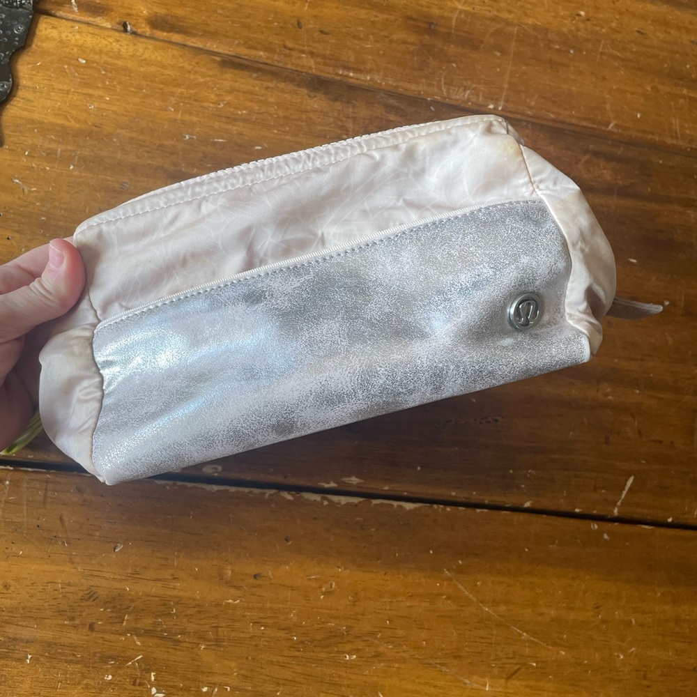 Lululemon Mind & Body Kit Cosmetic Bag Make Up Pouch Travel